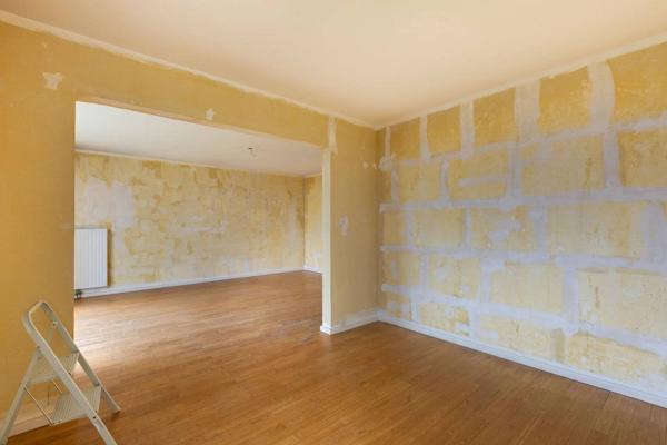 Appartement T4 avec balcon de 77 m2 en vente à Irigny - Idéal pour primo-accédant ou investisseurs.