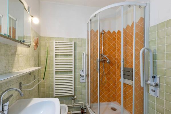 Appartement T4 avec balcon de 77 m2 en vente à Irigny - Idéal pour primo-accédant ou investisseurs.