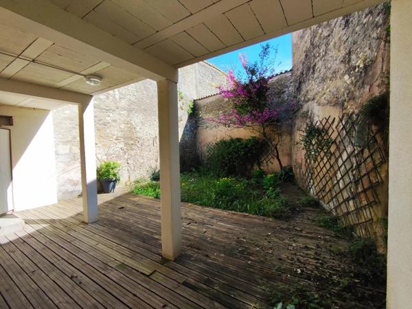 Immobilier Mirebeau (86110) – Maison de ville 146m2 – 112 500 €