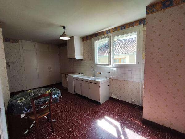 Immobilier Mirebeau (86110) – Maison de ville 146m2 – 112 500 €