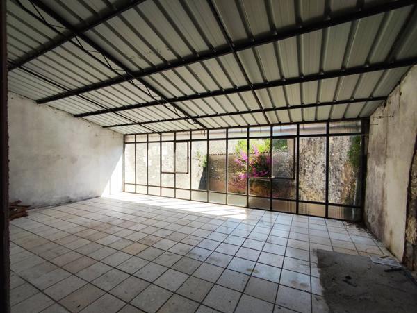 Immobilier Mirebeau (86110) – Maison de ville 146m2 – 112 500 €