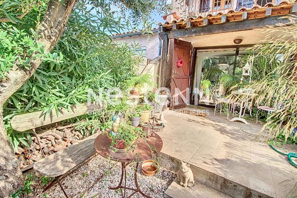 A VENDRE à LORGUES ! Charmante maison de 70 m² avec deux extérieur à deux pas du centre-ville !