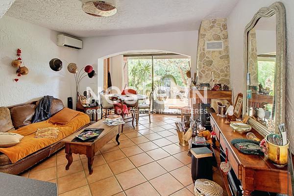 A VENDRE à LORGUES ! Charmante maison de 70 m² avec deux extérieur à deux pas du centre-ville !