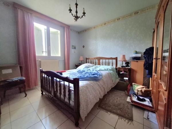 À vendre - Maison individuelle, 8 pièces située à La Bazoge (72650)