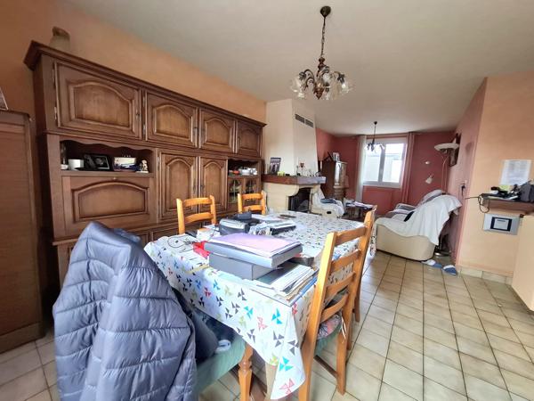 À vendre - Maison individuelle, 8 pièces située à La Bazoge (72650)