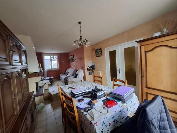 À vendre - Maison individuelle, 8 pièces située à La Bazoge (72650)