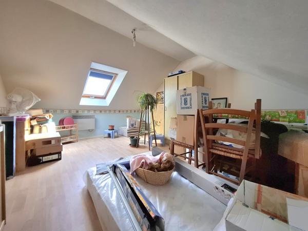À vendre - Maison individuelle, 8 pièces située à La Bazoge (72650)