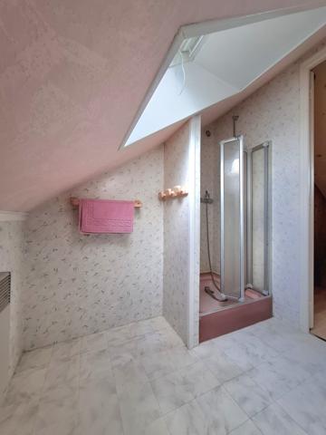 À vendre - Maison individuelle, 8 pièces située à La Bazoge (72650)