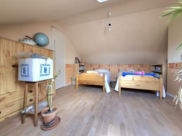 À vendre - Maison individuelle, 8 pièces située à La Bazoge (72650)