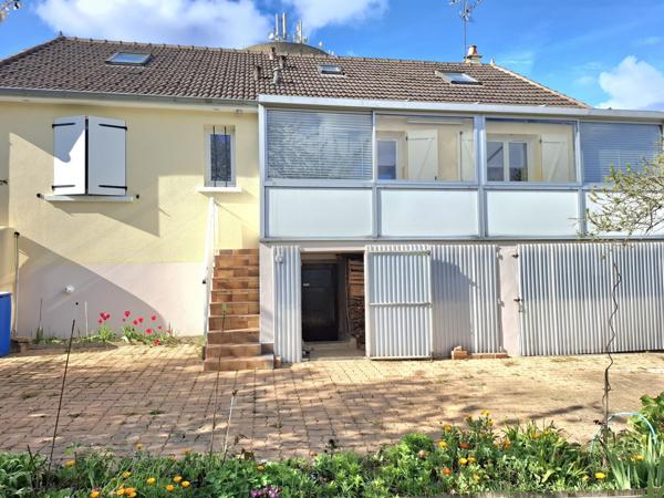 À vendre - Maison individuelle, 8 pièces située à La Bazoge (72650)