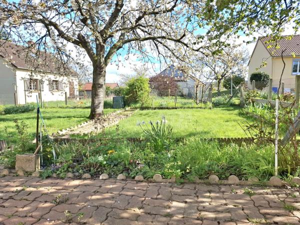 À vendre - Maison individuelle, 8 pièces située à La Bazoge (72650)