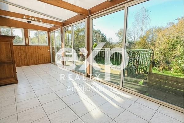 Maison de plain-pied avec sous-sol complet