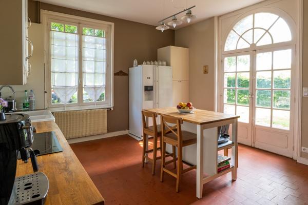 À vendre - Maison de maître, 12 pièces situé à La Chartre-sur-le-Loir (72340)