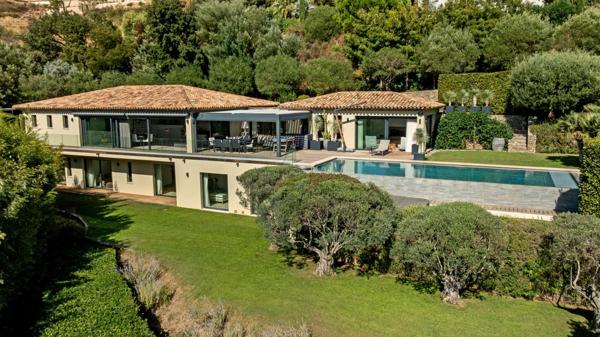 Vente Maison contemporaine Grimaud 9 Pièces 350 m²