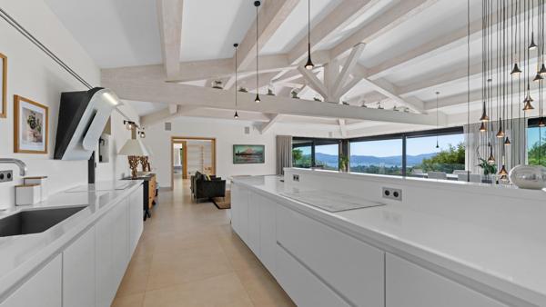 Vente Maison contemporaine Grimaud 9 Pièces 350 m²