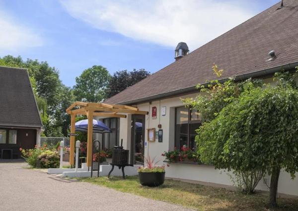 Hôtel 32 chambres + Maison d'habitation + Appartement indépendant + 7476 m² de terrain.