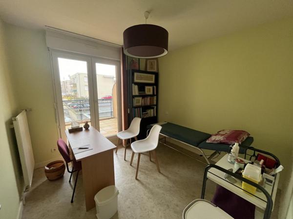 BUREAUX PROFESSIONNELS – BOURRAN – 1er ÉTAGE AVEC ASCENSEUR – Garage + Cave