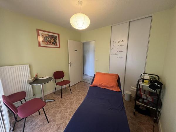 BUREAUX PROFESSIONNELS – BOURRAN – 1er ÉTAGE AVEC ASCENSEUR – Garage + Cave