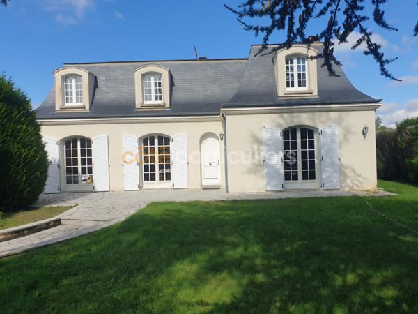 Vente Maison195 m² - 6 Pièces - AMILLY (45200)