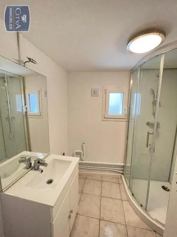 Appartement à louer 2 pièces 50.88m² Allonnes (49650)