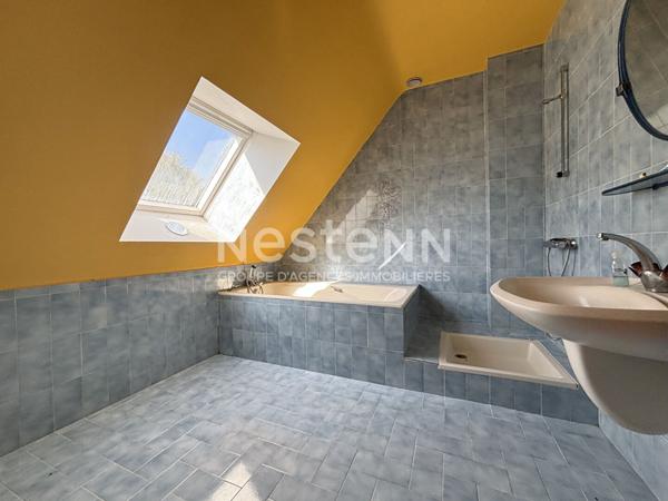 Maison traditionnelle à vendre à MOREAC 5 chambres avec 5 000 m² de jardin