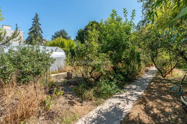 Vente                                                      Maison
                        
                     5 pièces                      110 m2                     à Le Perreux-sur-Marne