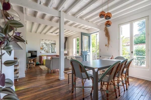 Vente                                                      Maison
                        
                     5 pièces                      110 m2                     à Le Perreux-sur-Marne