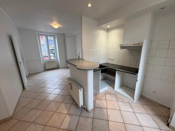Location                                                      Appartement
                        
                     3 pièces                      48 m2                     à Houdan