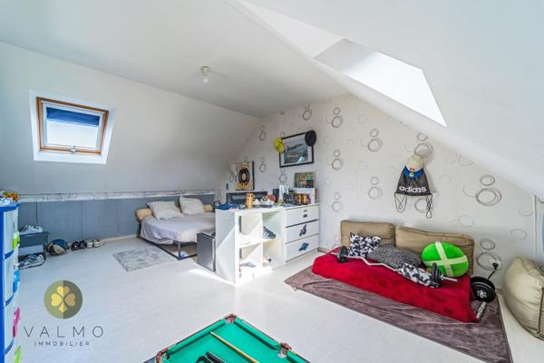 Maison
                                                                                                                                                                                                                                                                                                                        7 pièce(s)                                                                                                                                                                                                          5 chambre(s)                                                                                                                                                                                                          153  m²