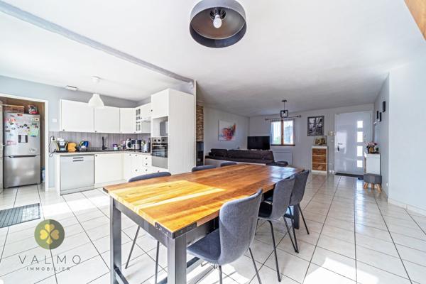 Maison
                                                                                                                                                                                                                                                                                                                        7 pièce(s)                                                                                                                                                                                                          5 chambre(s)                                                                                                                                                                                                          153  m²