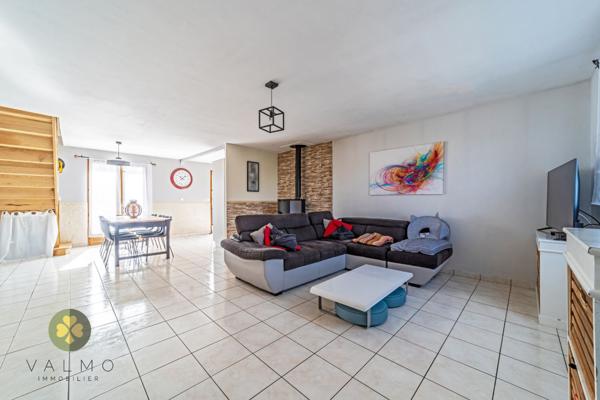 Maison
                                                                                                                                                                                                                                                                                                                        7 pièce(s)                                                                                                                                                                                                          5 chambre(s)                                                                                                                                                                                                          153  m²