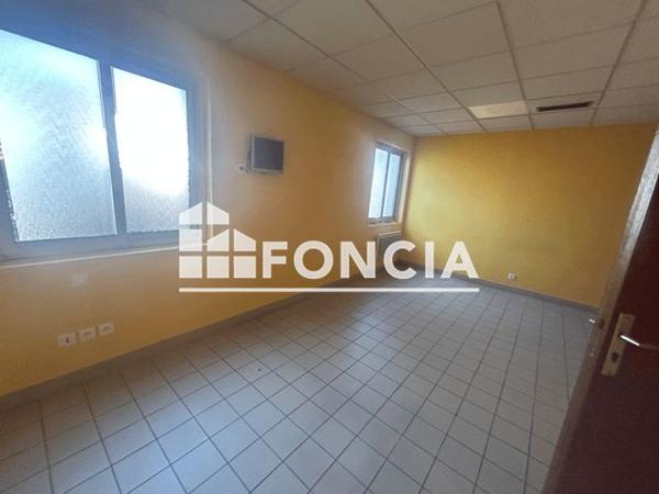 Location Local commercial 1 pièce 23 m² - LE PRARIAND Le Peage De Roussillon 38550