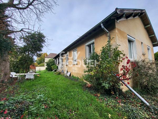 Maison à vendre à Arnas - 5 pièces avec grand terrain