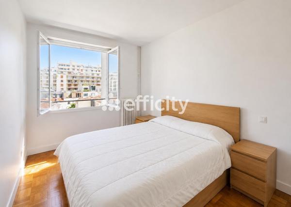 Appartement
         3 pièces
        - 56 m² 608 000 € *