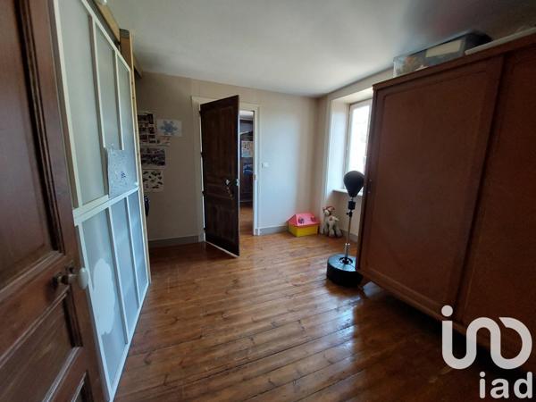 Ferme 8 pièces de 195 m² à Saint-Laurent-sur-Gorre (87310)