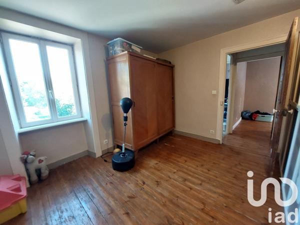 Ferme 8 pièces de 195 m² à Saint-Laurent-sur-Gorre (87310)