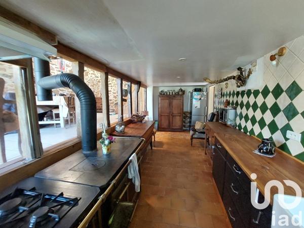 Ferme 8 pièces de 195 m² à Saint-Laurent-sur-Gorre (87310)