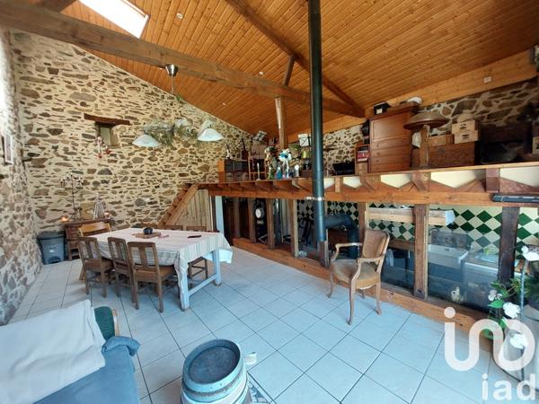 Ferme 8 pièces de 195 m² à Saint-Laurent-sur-Gorre (87310)