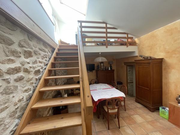 Maison
         6 pièces
        - 180 m² 145 000 € *