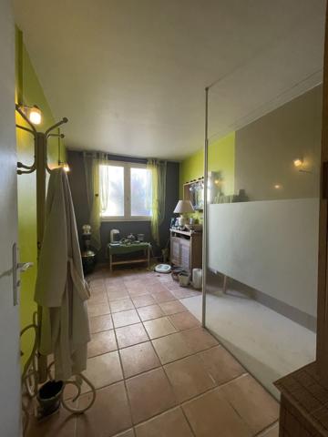 Maison
         6 pièces
        - 180 m² 145 000 € *