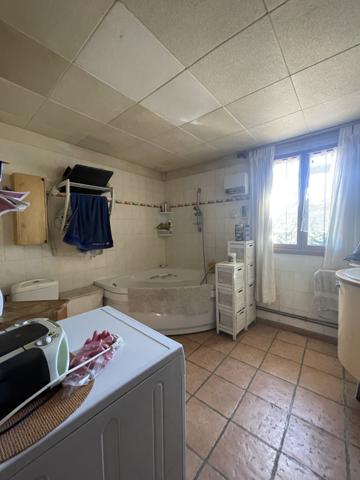 Maison
         6 pièces
        - 180 m² 145 000 € *