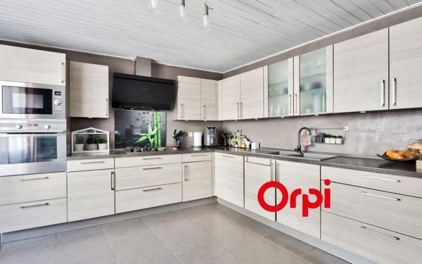 Appartement à vendre    5 pièces • 144 m2 Pierre-Bénite