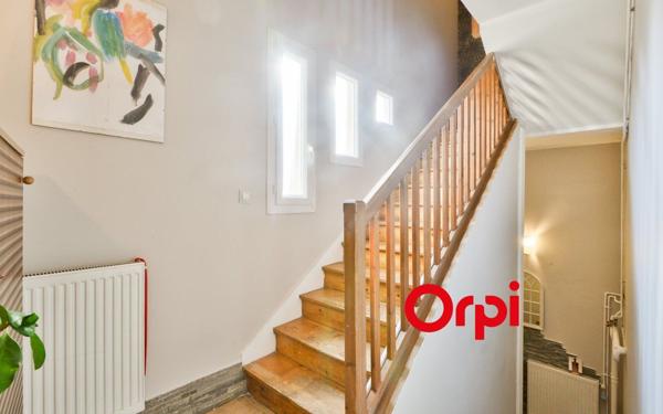 Appartement à vendre    5 pièces • 144 m2 Pierre-Bénite