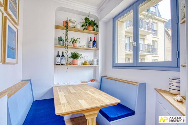 Versailles Ermitage Appartement 4 pièces 97 m² carrez situé au 1er étage avec ascenseur, balcon, cave et parking €848 000 ** - Référence 26653