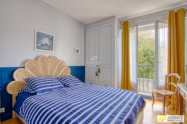 Versailles Ermitage Appartement 4 pièces 97 m² carrez situé au 1er étage avec ascenseur, balcon, cave et parking €848 000 ** - Référence 26653