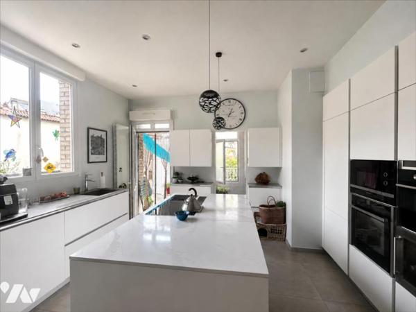 CENTRE VILLE REIMS 4 PIECES IMMEUBLE ANCIEN