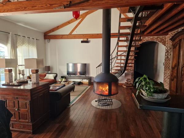 Maison
                                                                                                                                                                                                                                                                                                                        6 pièce(s)                                                                                                                                                                                                          4 chambre(s)                                                                                                                                                                                                          265  m²
