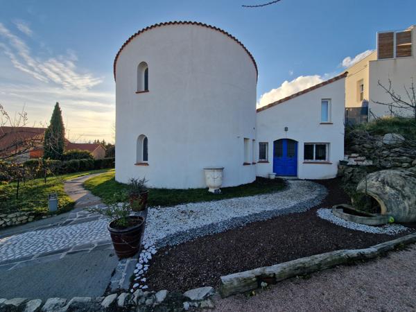 Maison
                                                                                                                                                                                                                                                                                                                        6 pièce(s)                                                                                                                                                                                                          4 chambre(s)                                                                                                                                                                                                          265  m²