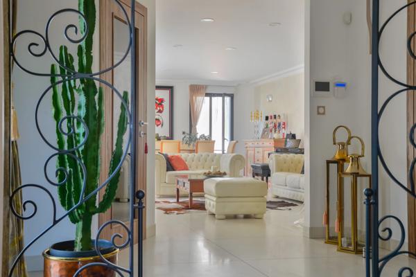 VERNAISON - Maison de 190 m² - 4 chambres - terrain plat et piscinable de 752 m² avec spa