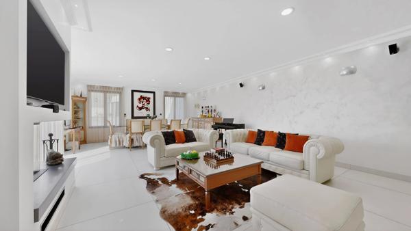 VERNAISON - Maison de 190 m² - 4 chambres - terrain plat et piscinable de 752 m² avec spa